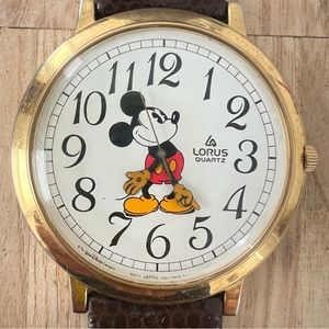 Vintage Lorus Disney Mickey Mouse watch NEW BATTERY